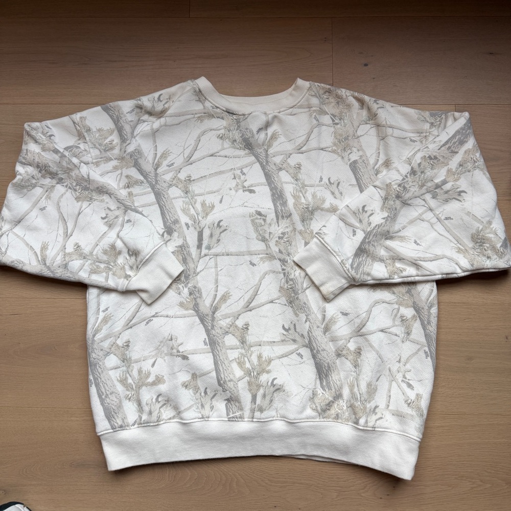 Women's Cream Tree-Print Crewneck Sweatshirt